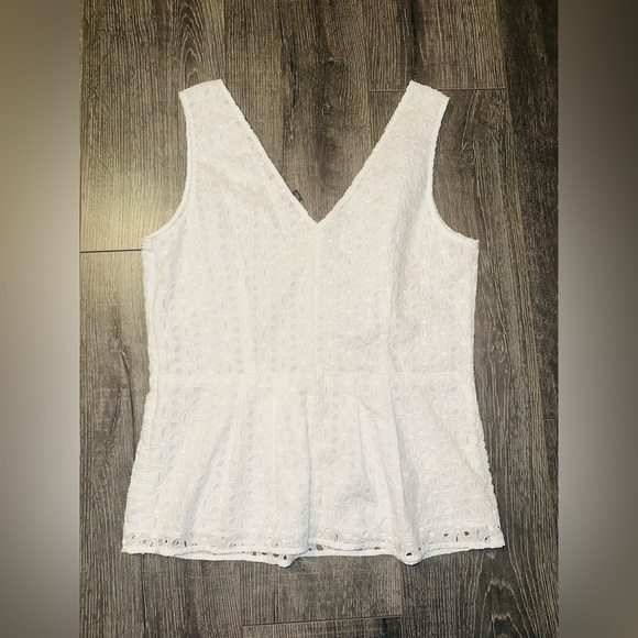 Ann Taylor Woman’s Peplum Eyelet Sleeveless Top - Picture 7 of 7